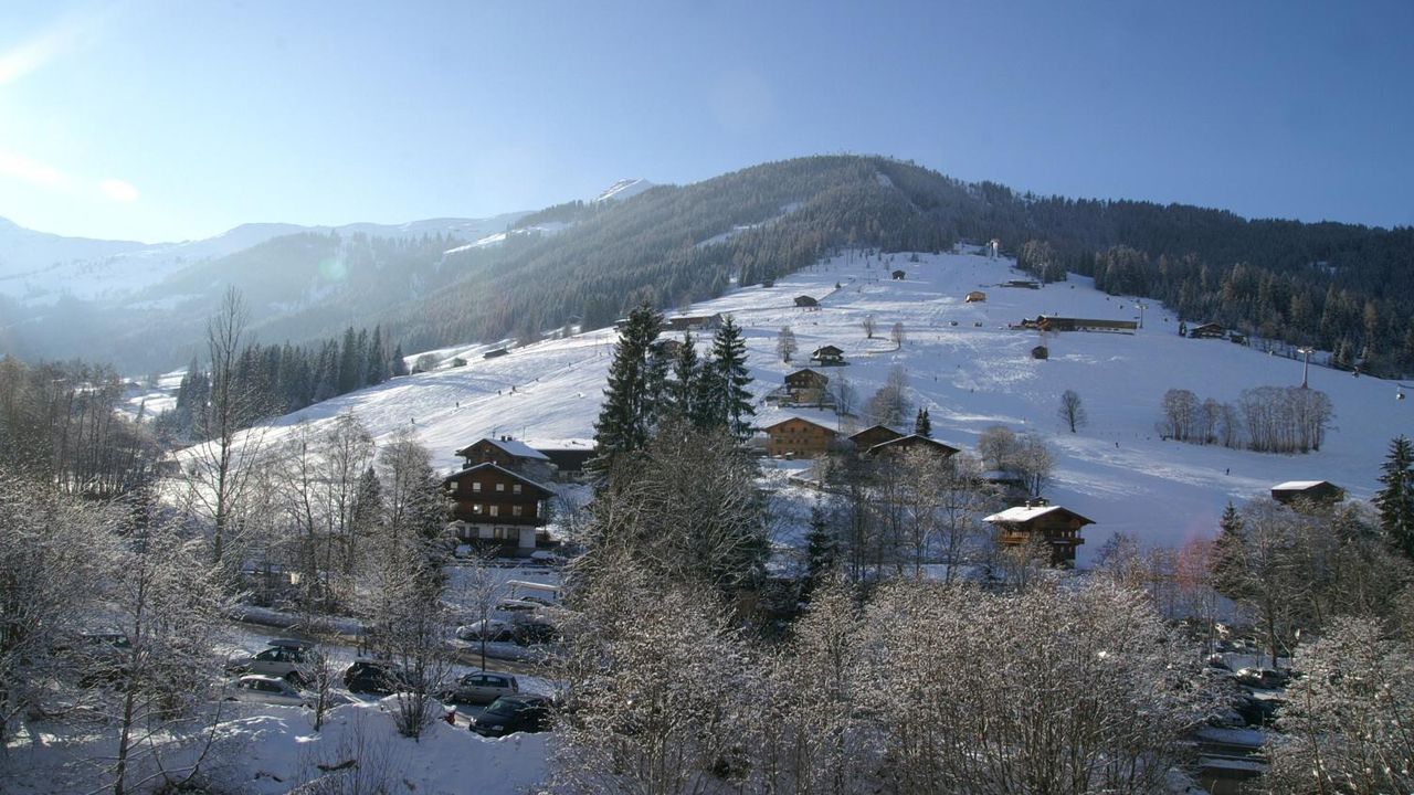 Blick vom Balkon auf die Piste Blick vom Balkon auf die Piste